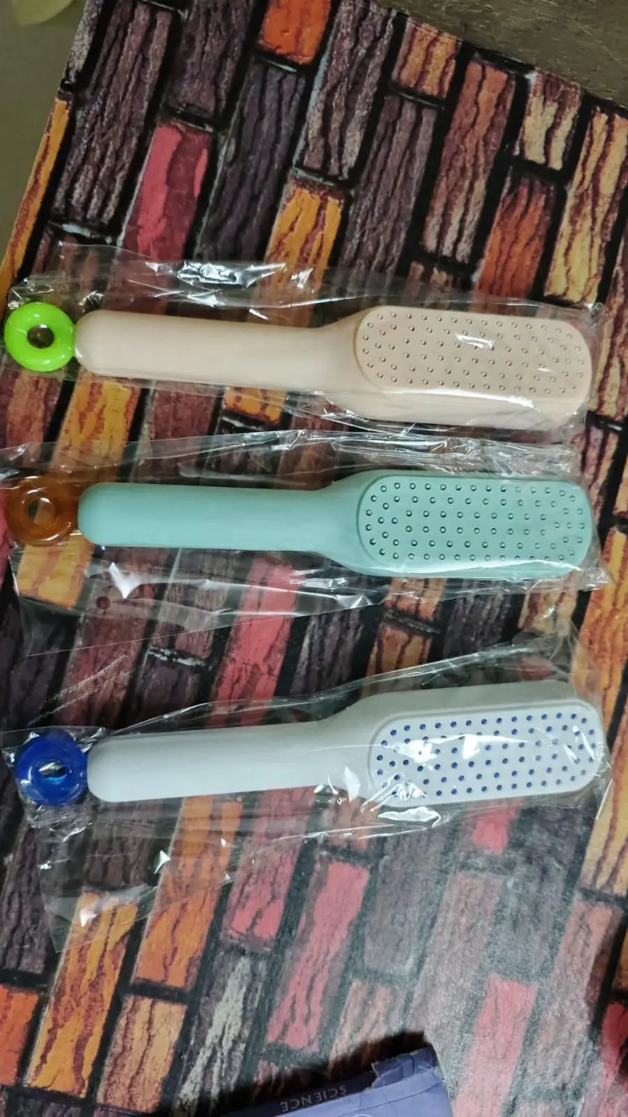 Self-cleaning Anti-static Massage Comb for Adults and KidsPackage Contains: It has 1 Piece of CombCombo: Pack of 1Weight: 300 gramsLBH: 18*8*4